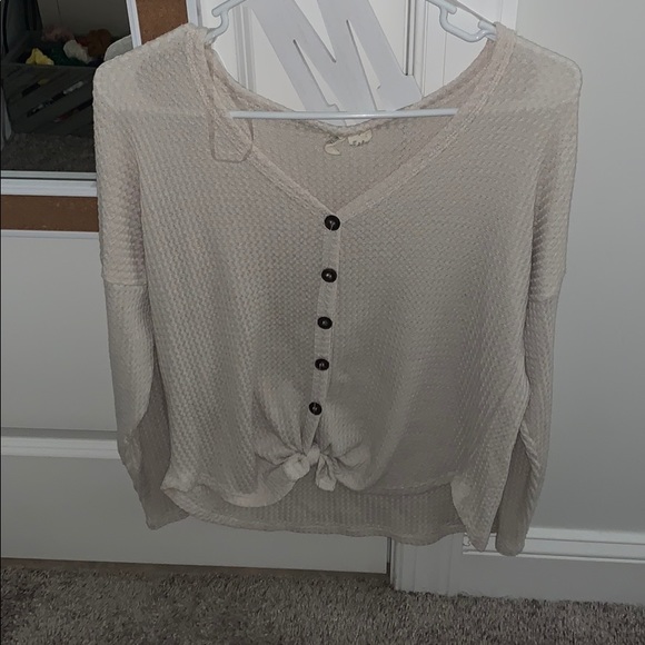 Button up long sleeve tee - Picture 1 of 4